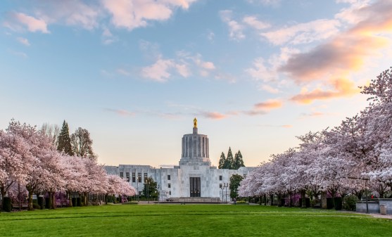 Oregon capitol building
