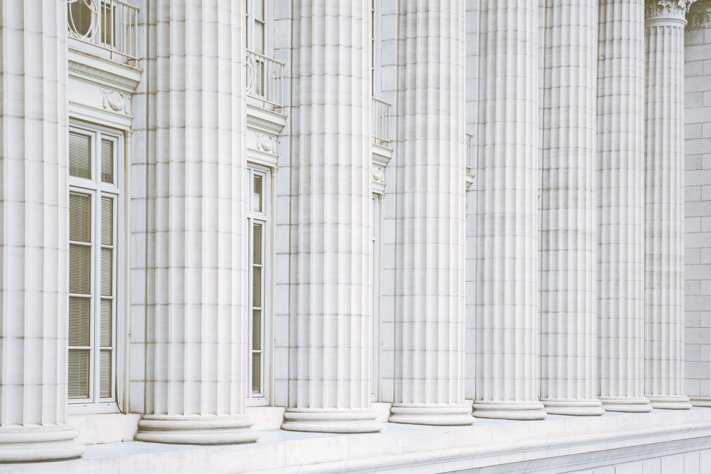 Columns at the Missouri capitol building