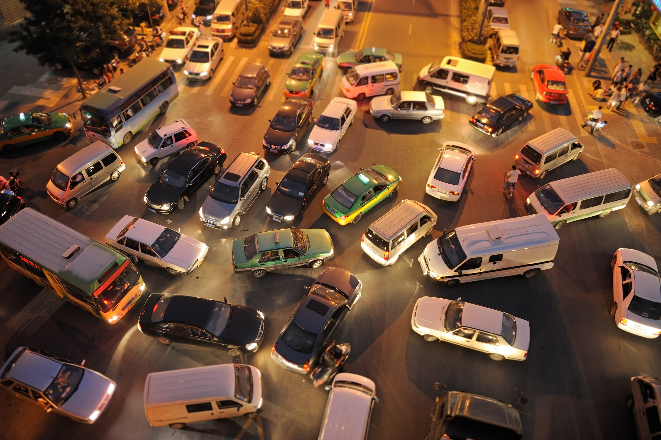 Traffic jam. Хаос на дороге. Транспортный коллапс. Автомобильная пробка круговое. Автомобильные пробки будущего.