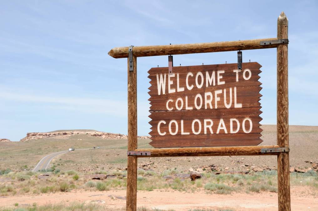 Welcome to Colorado sign