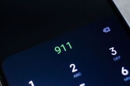 911 on phone