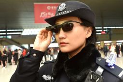 police officer wearing a pair of smartglasses
